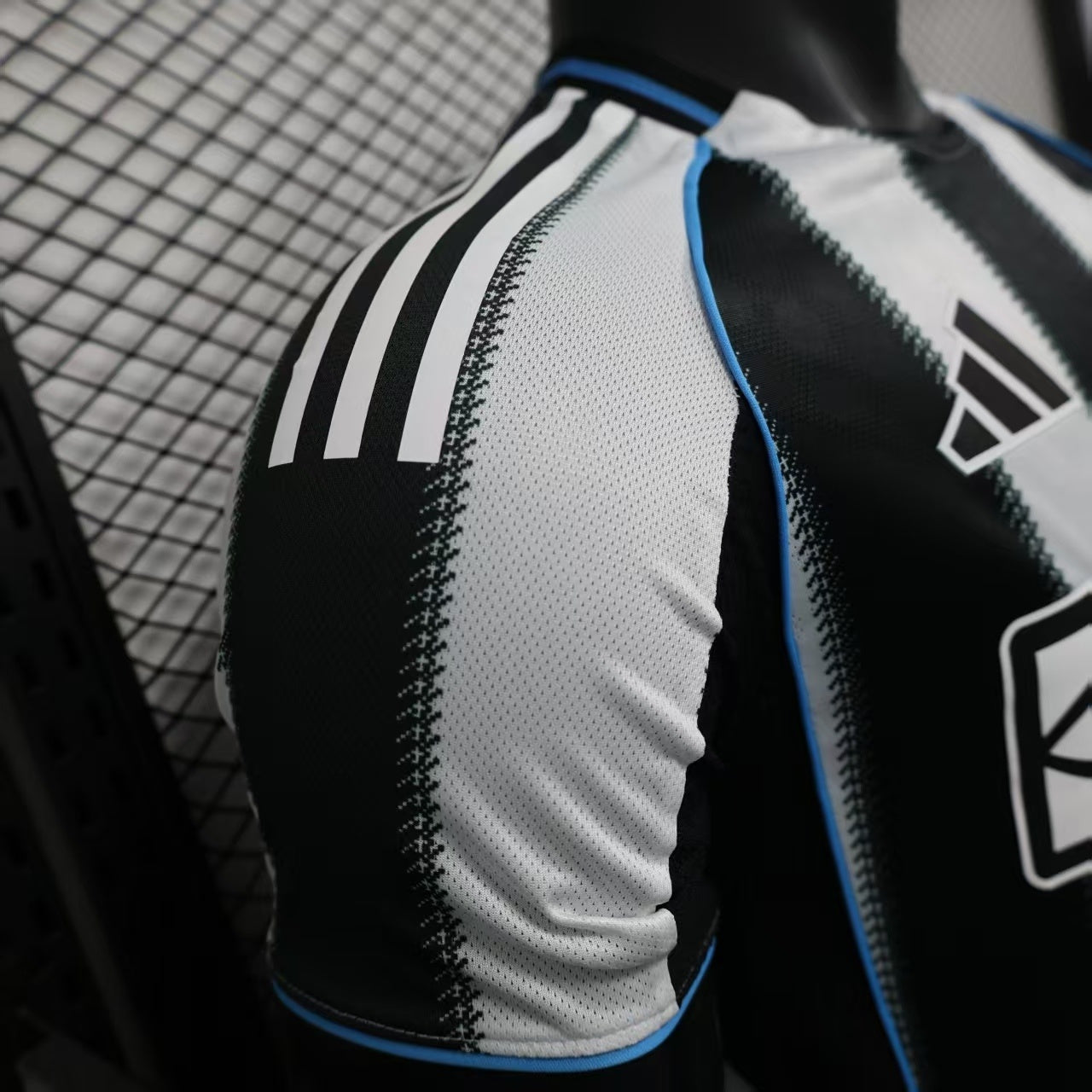 2025-26 Newcastle United Home Player Edition Jersey - Men