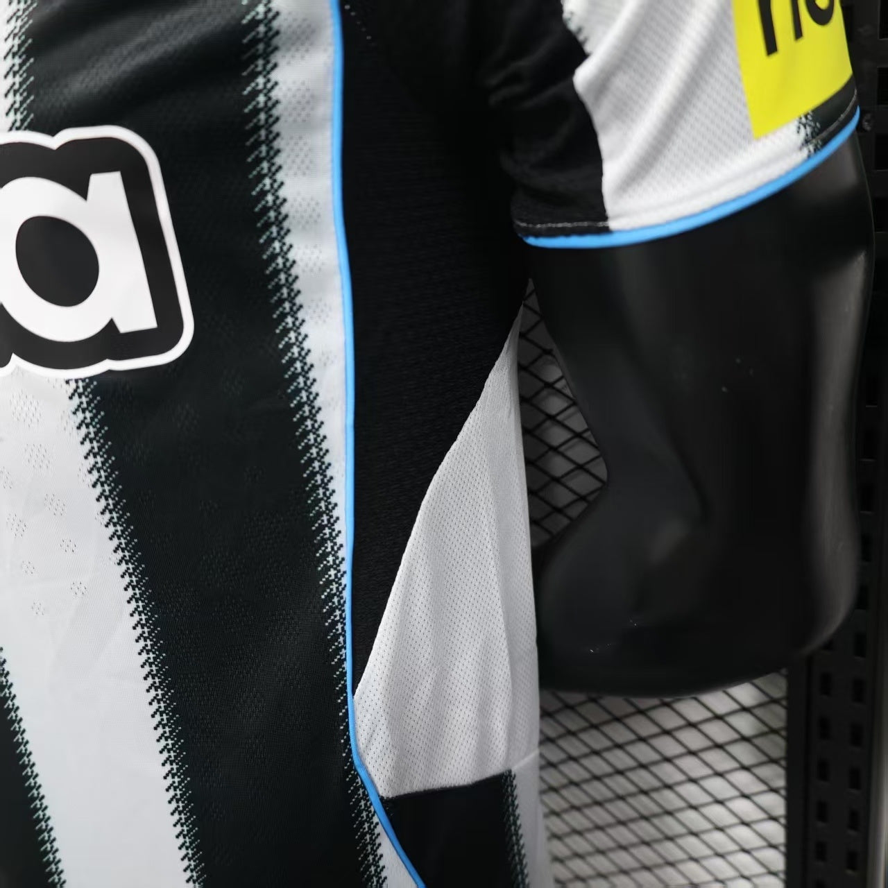 2025-26 Newcastle United Home Player Edition Jersey - Men