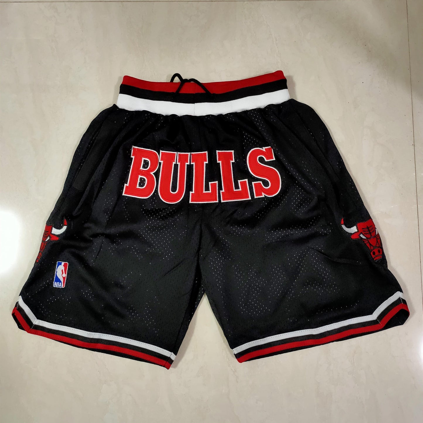 Men's Mitchell & Ness Authentic CHICAGO BULLS 1997-98 Game Shorts1